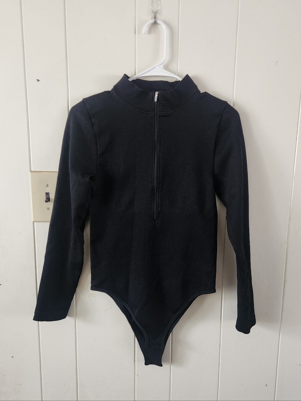 Black OQQ Long-Sleeve Zip-Front Bodysuit Size L